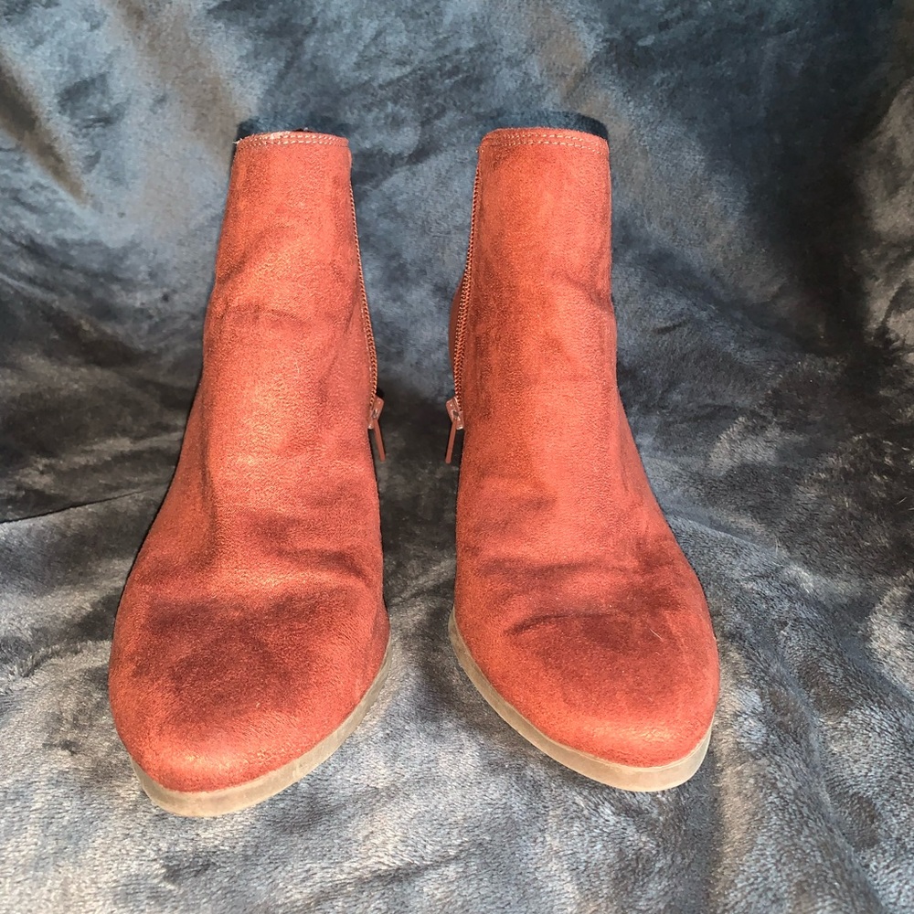 Women’s (8) Cinnamon “DexFlex Comfort” Ankle Boots